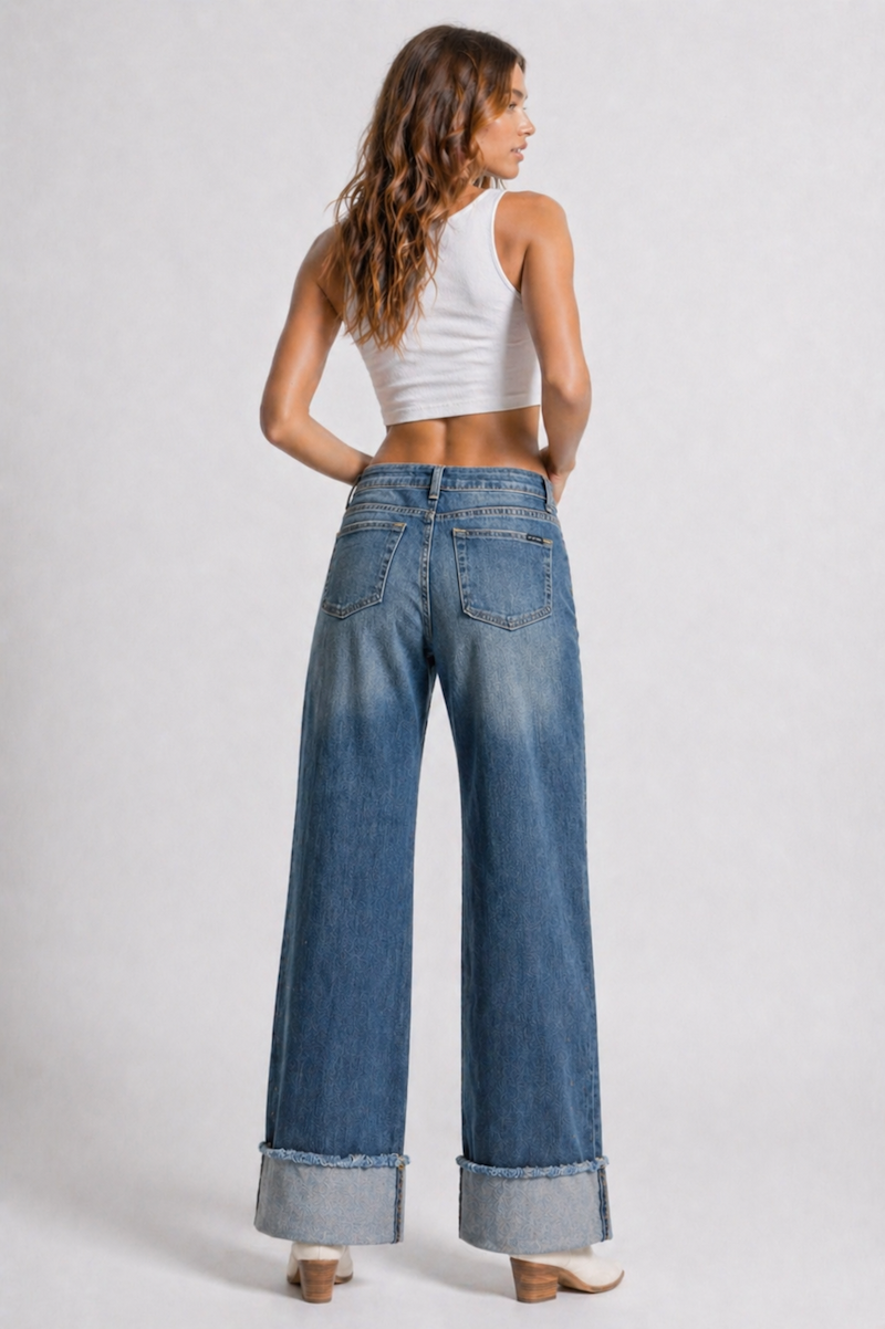 Venta Stud Low Rise Cuffed Jean