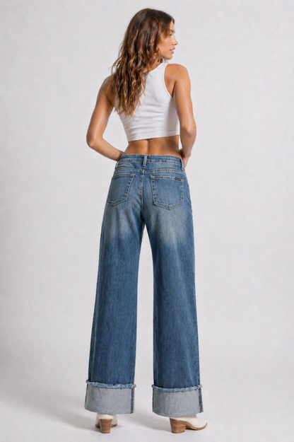 Venta Stud Low Rise Cuffed Jean