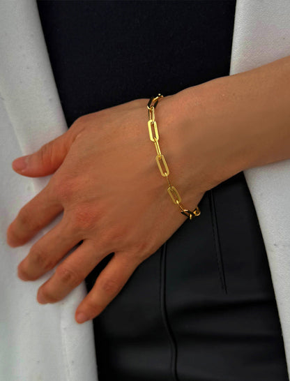 ESSENTIAL Medium Paperclip Link Chain Bracelet