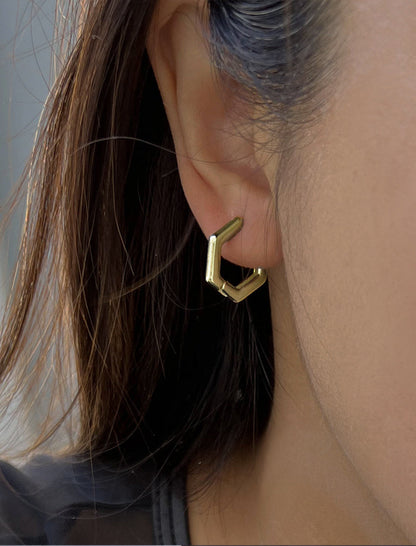 INNOVATE Hexagon Huggie (One Earring Only)