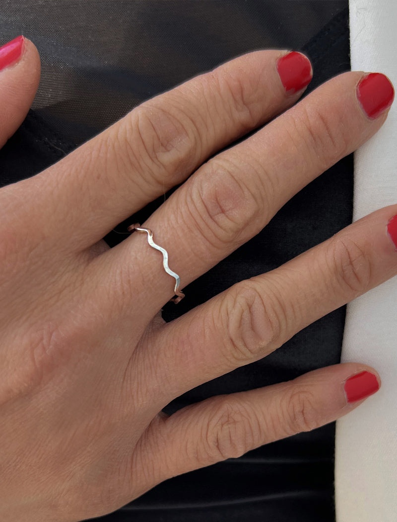RAMEN NOODLE Thin Wavy Stacking Ring