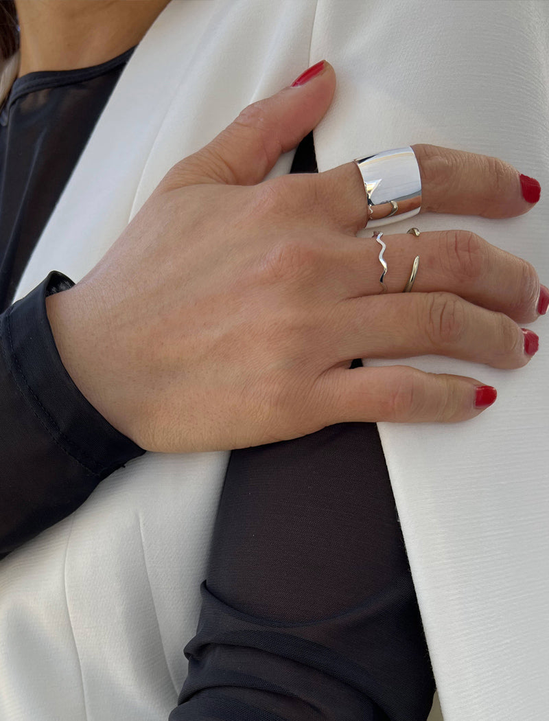 RAMEN NOODLE Thin Wavy Stacking Ring