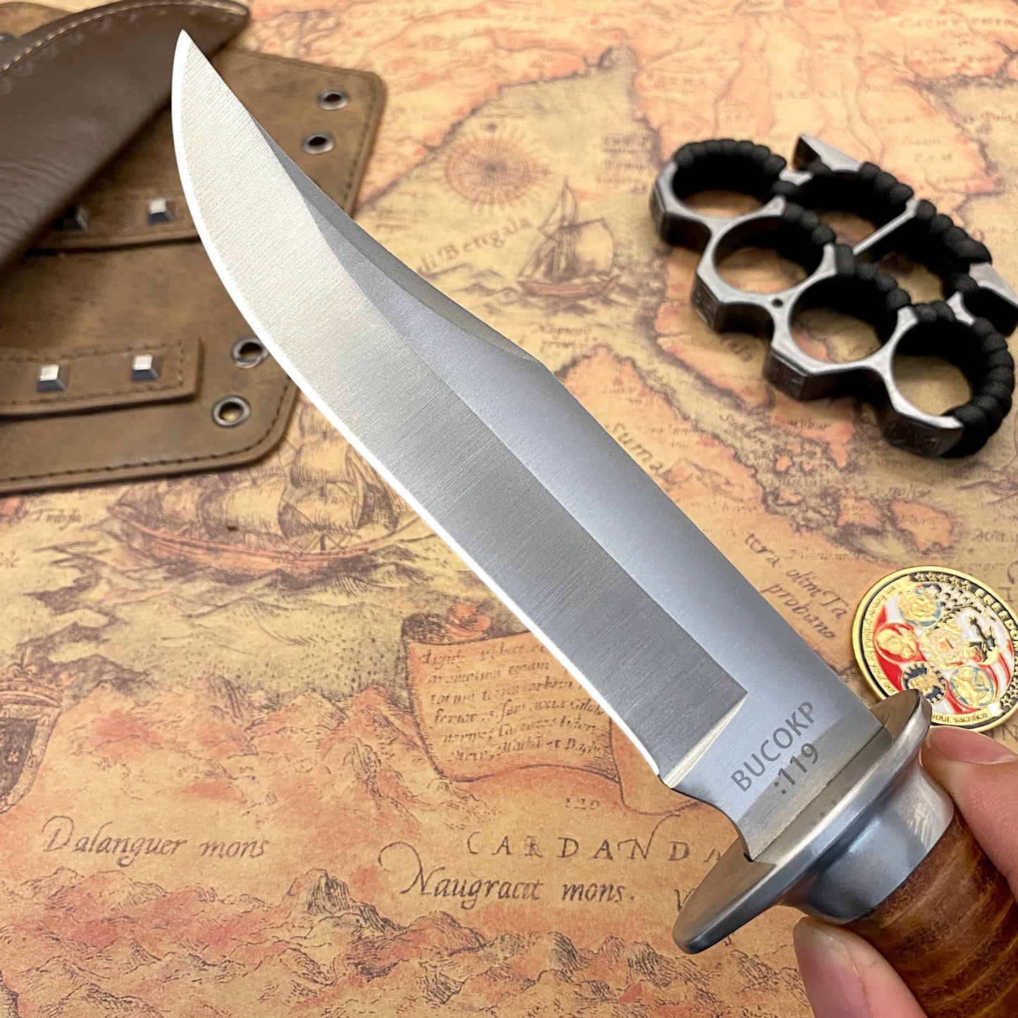 Outdoor tactical hunting knife, a pocket knife for camping, wilderness survival and daily carry.