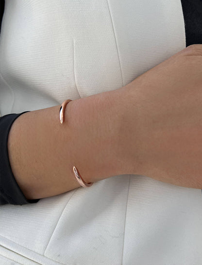 SUCCESS 2-Way Convertible Stacking Cuff Bracelet