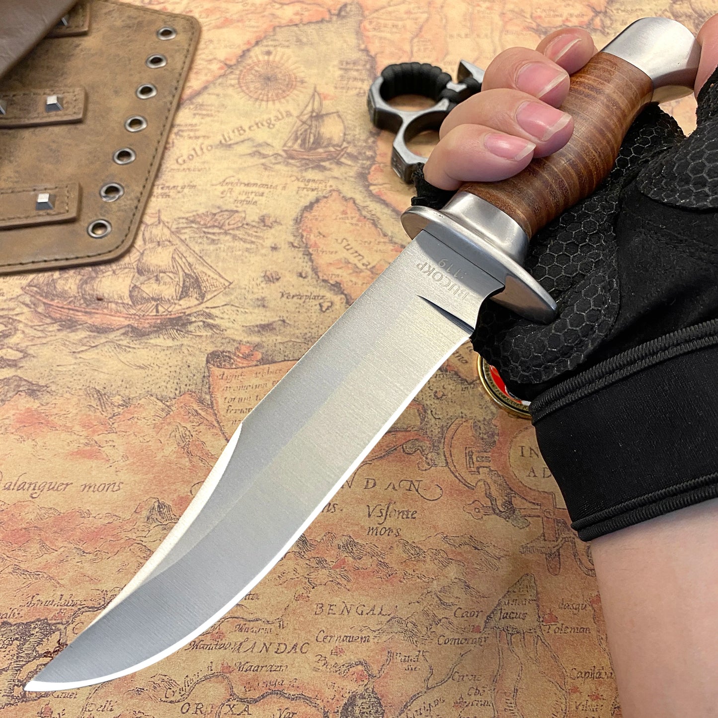 Outdoor tactical hunting knife, a pocket knife for camping, wilderness survival and daily carry.