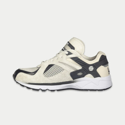 LA Gear Catapult Light Up Low Top Sneaker White Black Women