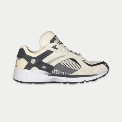 LA Gear Catapult Light Up Low Top Sneaker White Black Women