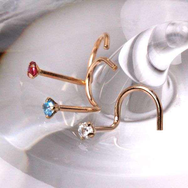 14Kt Yellow Gold Screw Nose Ring with Prong Setting Gem